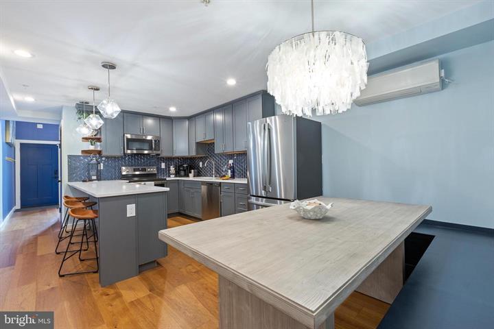 220 West Street — Photo 8