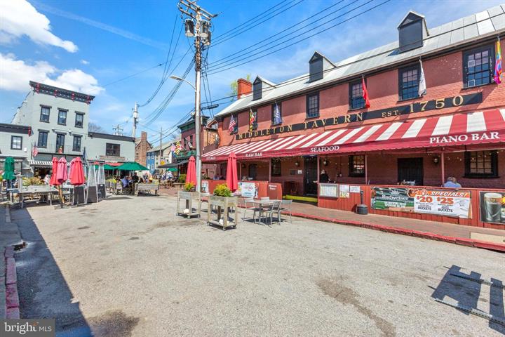 220 West Street — Photo 32